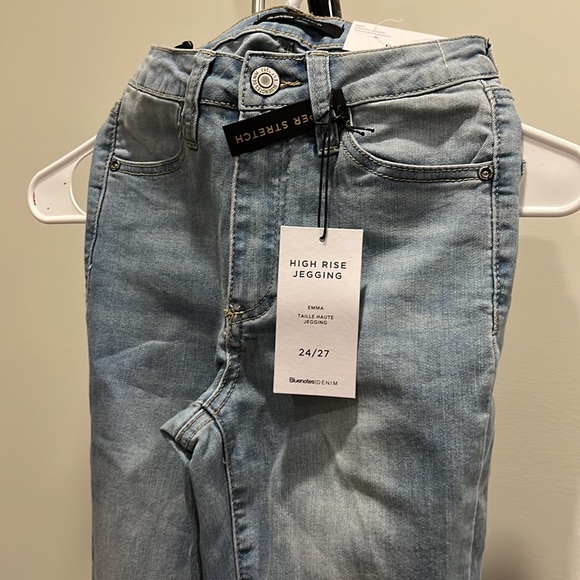 Bluenotes high rise jeggings. Size 24/27. Light denim - Picture 3 of 3